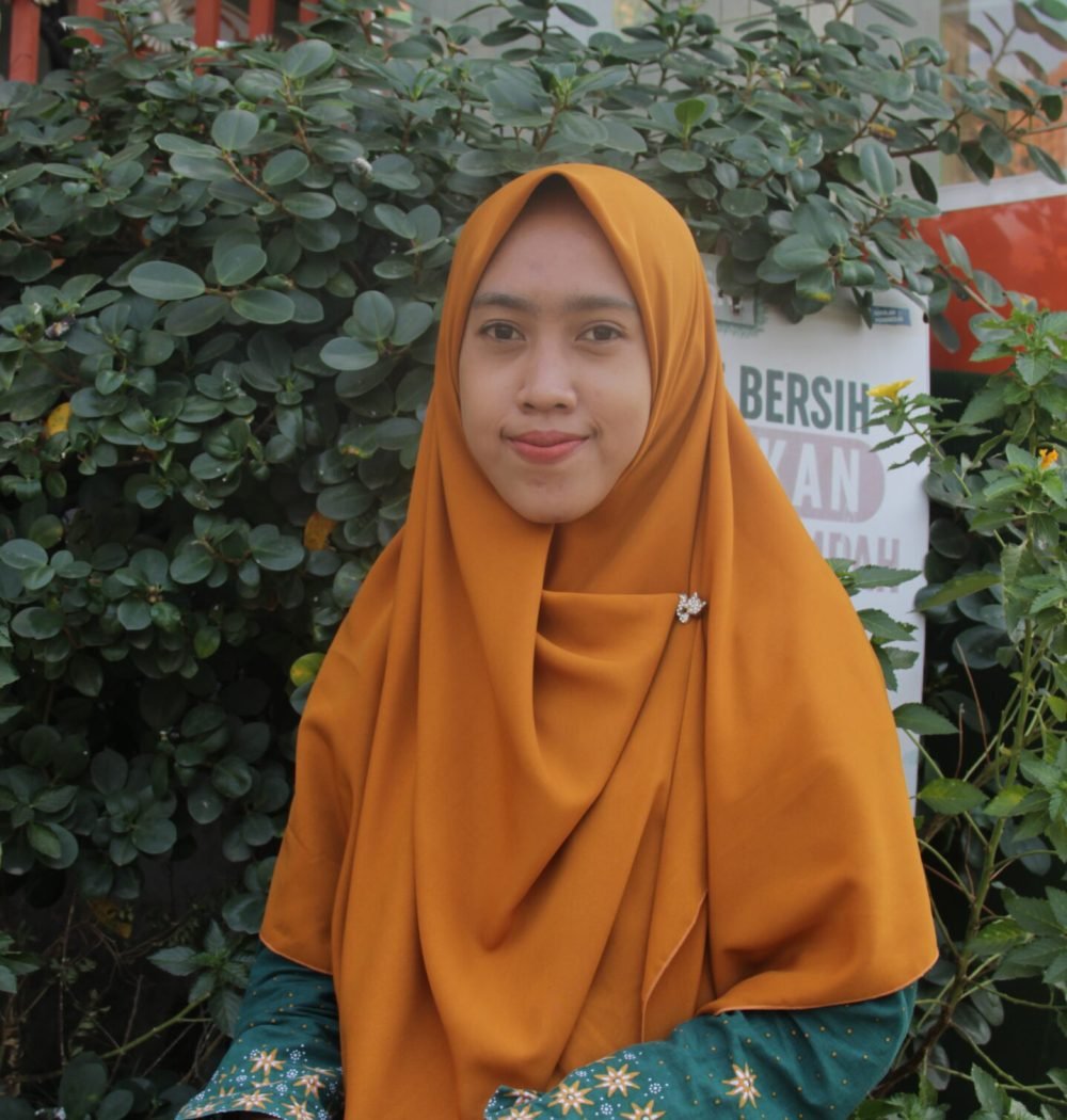 Kepsek Eka Wahyuni